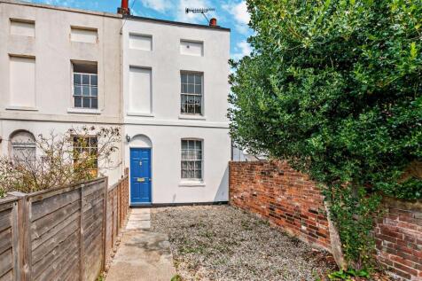 St. Dunstans, Canterbury CT2 3 bed end of terrace house for sale