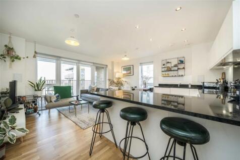 Greenwich High Road, London SE10 2 bed flat for sale