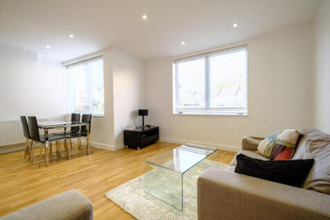 Kinnaird House, London SE17 1 bed flat for sale