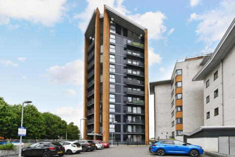 Sunderland Point, London E16 2 bed flat for sale