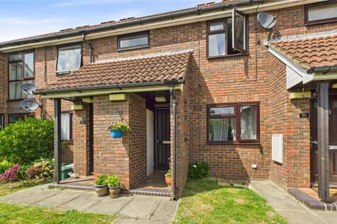 All Saints Road, Surrey GU18 1 bed maisonette for sale