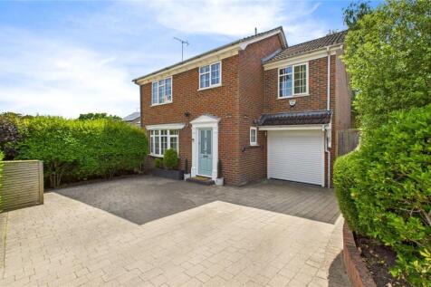 Birchwood Drive, Surrey GU18 4 bed detached house for sale