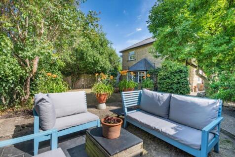 4 bedroom cottage for sale