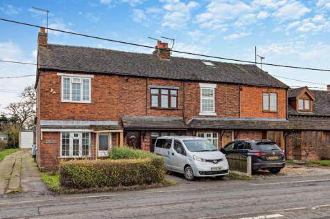 3 bedroom terraced house for sale