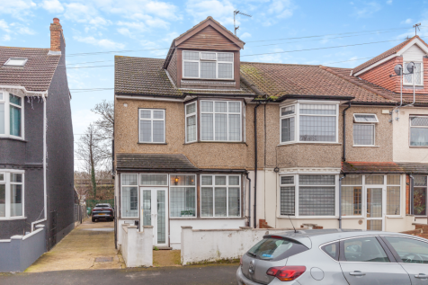4 bedroom terraced house for sale