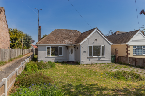 2 bedroom detached bungalow for sale