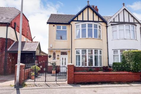 4 bedroom semi-detached house for sale