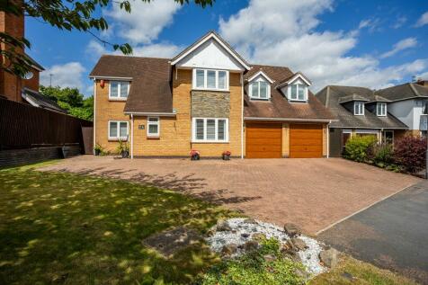 5 bedroom detached house for sale