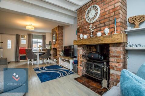 2 bedroom semi-detached house for sale