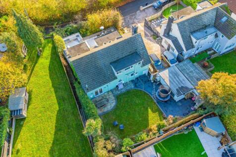 Cross Common Road, Dinas Powys CF64 6 bed detached house for sale