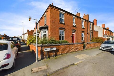 West Street, Stourbridge, DY8 1XN 3 bed end of terrace house for sale