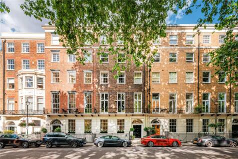 Montagu Square, London W1H 4 bed apartment for sale