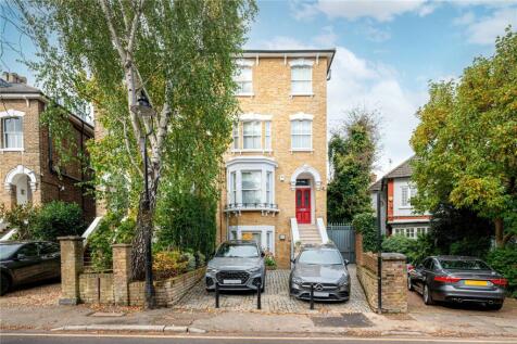 5 bedroom semi-detached house for sale