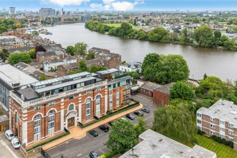 Bazalgette Court, London, W6 2 bed penthouse for sale