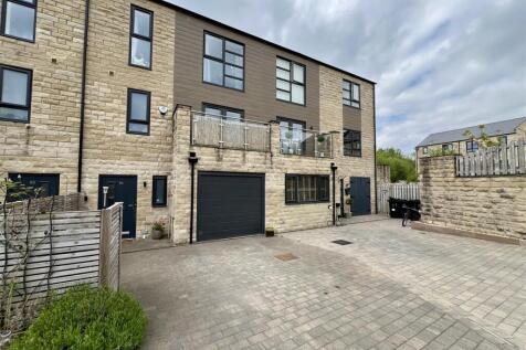 5 bedroom terraced house for sale
