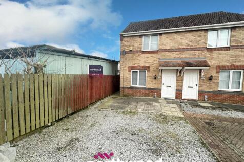 2 bedroom semi-detached house for sale