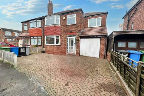 4 bedroom semi-detached house for sale