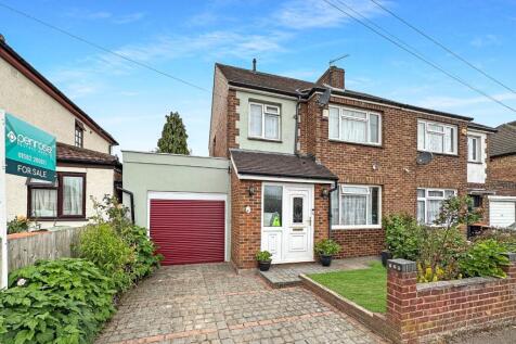 Brandreth Avenue, Dunstable LU5 4 bed semi