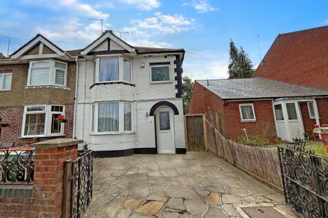 3 bedroom semi-detached house for sale