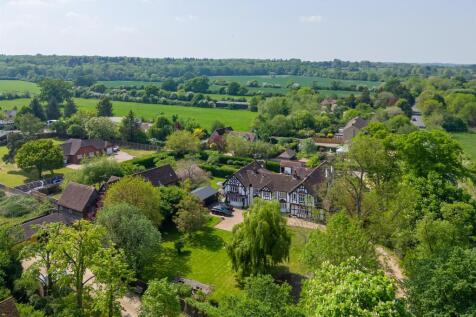 Oakley Green Road, Windsor SL4 5 bed semi