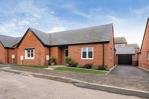 Permain Way, Drakes Broughton, WR10 2 bed detached bungalow for sale