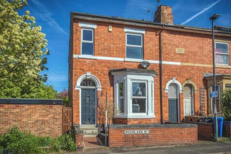 5 bedroom end of terrace house for sale