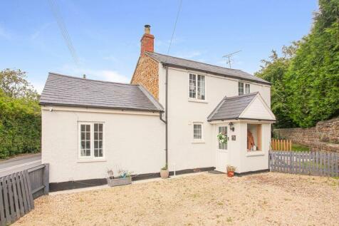 2 bedroom detached house for sale