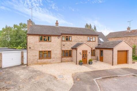 5 bedroom detached house for sale