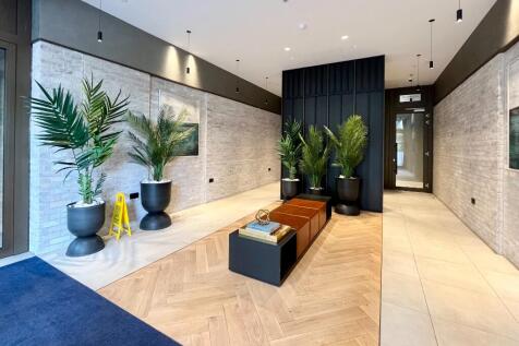 3 bedroom flat for sale