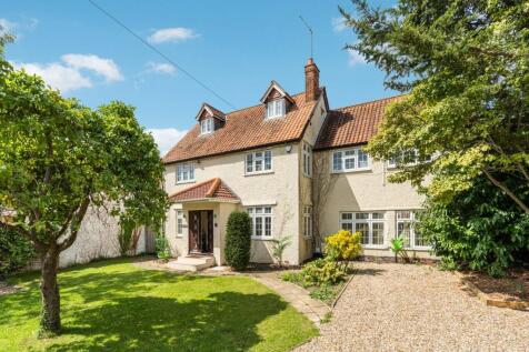 Wexham Street, Stoke Poges SL3 6 bed detached house for sale