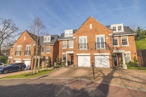 Oak Wood Place, Gerrards Cross SL9 4 bed semi