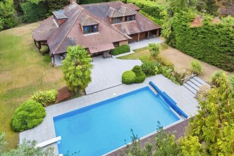 5 bedroom detached house for sale