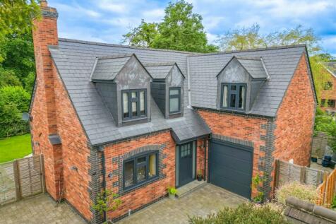 4 bedroom detached house for sale