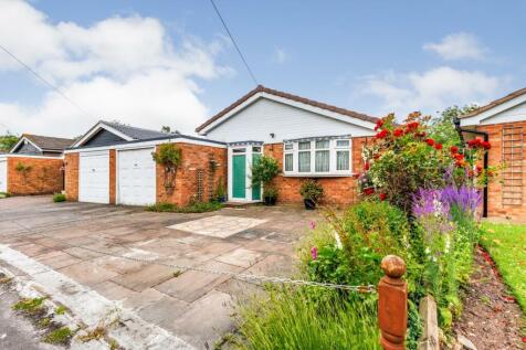 2 bedroom semi-detached bungalow for sale