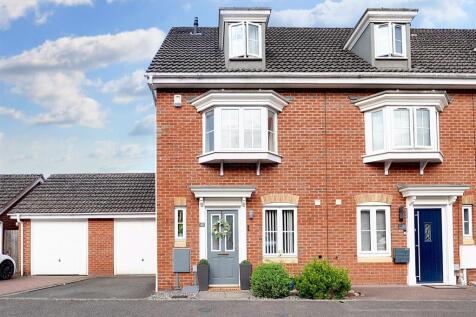 Chaytor Drive, Nuneaton CV10 3 bed townhouse for sale