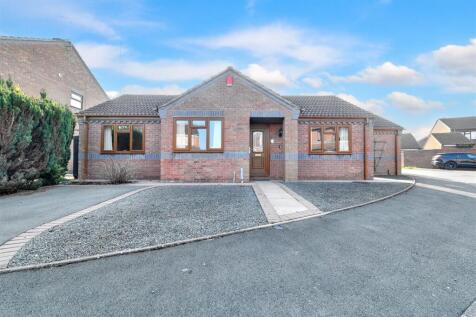 Farriers Way, Nuneaton CV11 3 bed detached bungalow for sale