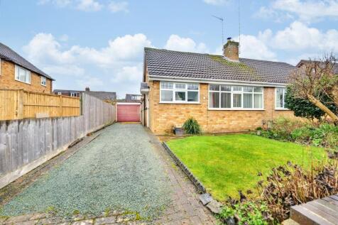 2 bedroom semi-detached bungalow for sale