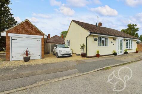 2 bedroom detached bungalow for sale