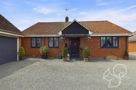 Spruce Close, Colchester CO5 2 bed detached bungalow for sale