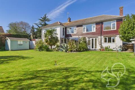 East Road, West Mersea CO5 4 bed detached house for sale