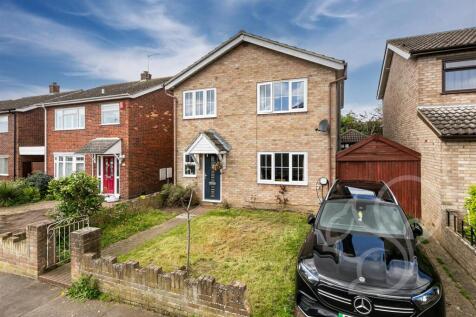 Reymead Close, West Mersea CO5 4 bed detached house for sale