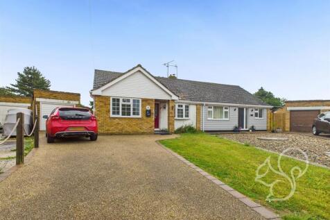 2 bedroom semi-detached bungalow for sale