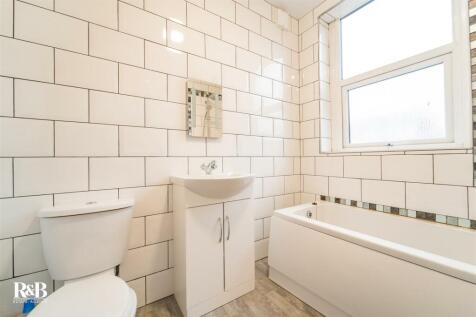 3 bedroom flat for sale