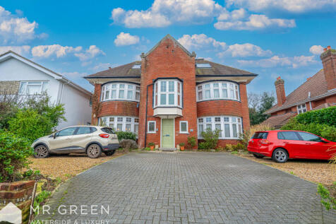 3 bedroom apartment for sale