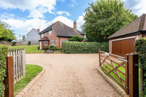 5 bedroom detached house for sale