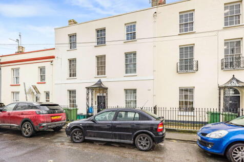 Gloucester Place, Town Centre... 1 bed flat for sale