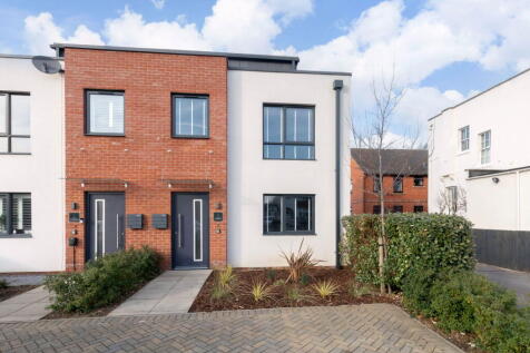 4 bedroom semi-detached house for sale