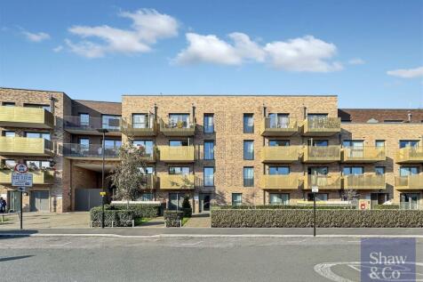 Selbourne Avenue, Hounslow TW3 2 bed flat for sale
