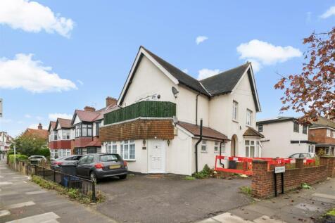 Hounslow Road, Twickenham TW2 1 bed maisonette for sale