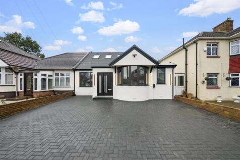 4 bedroom semi-detached bungalow for sale